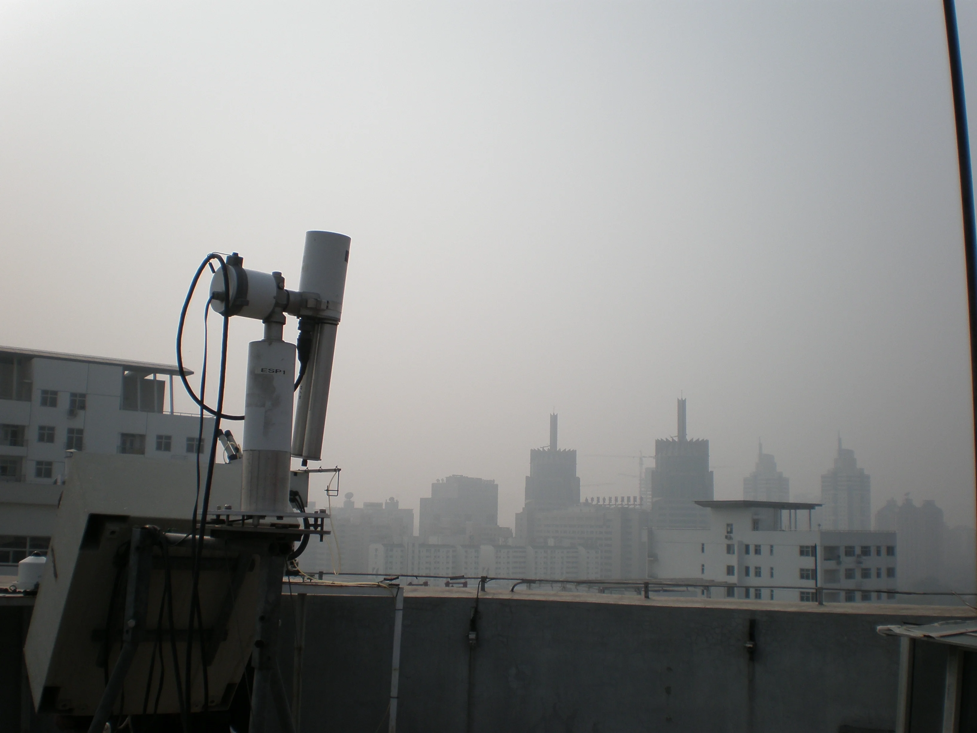 Measuring atmospheric pollution in Beijing, China (I)