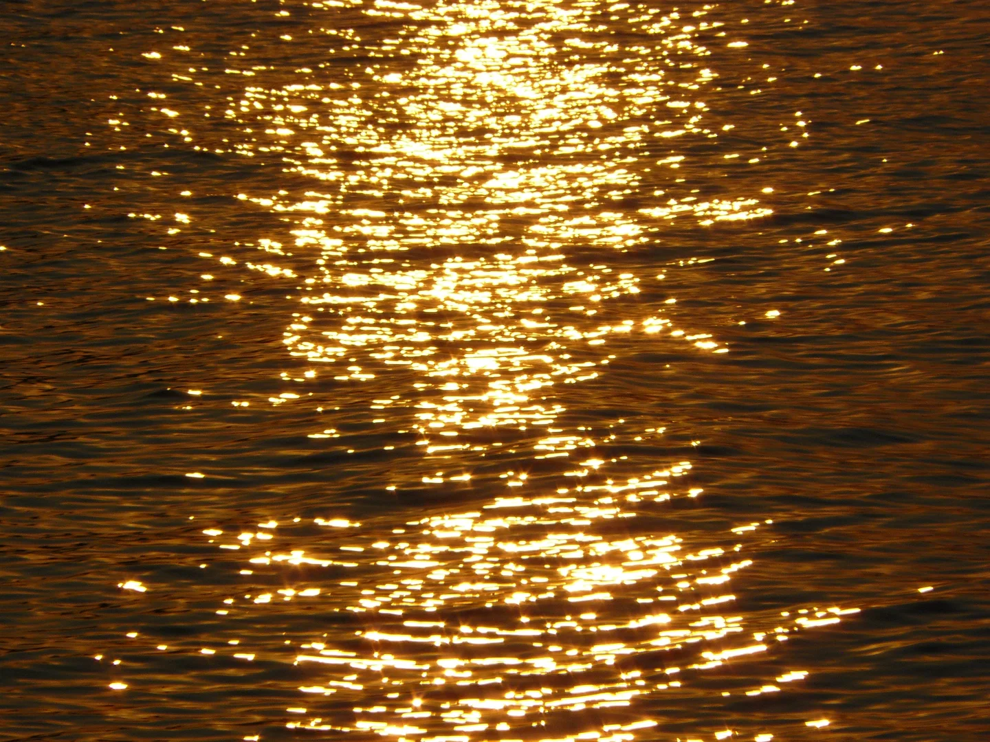 Sun glitter arcs