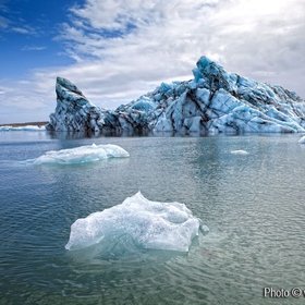 Icebergs floating in the Jokulsarlon Glacial Lagoon, Vatnajokull Ice Cap, Iceland