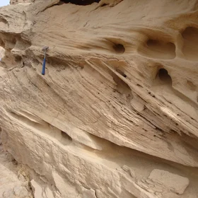 Cross-bedding in floodplain sediment