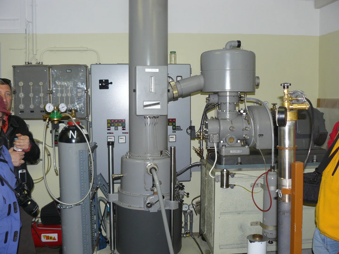 Liquid nitrogen generator