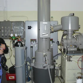 Liquid nitrogen generator