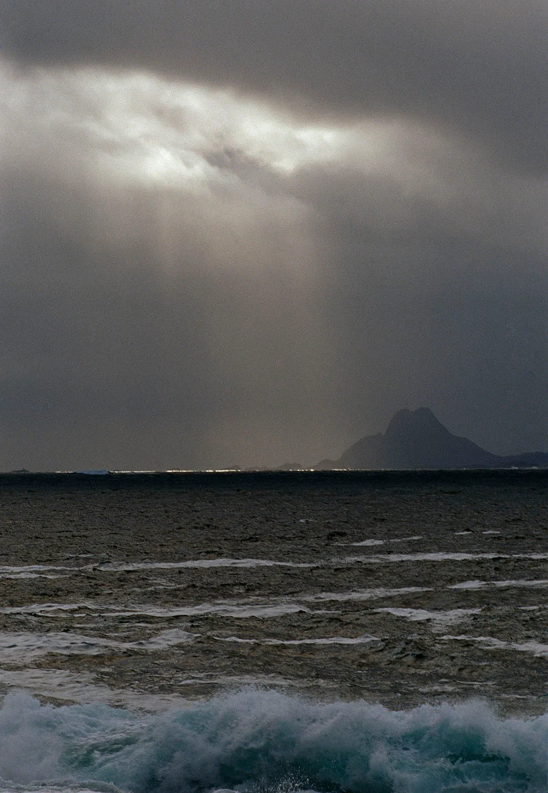 Norway-Lofoten Islands-Henningsvaer