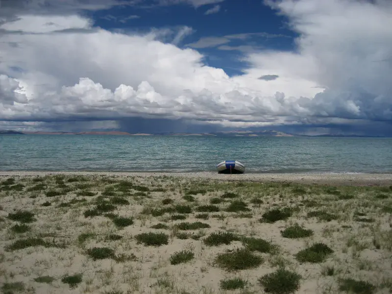 Sampling at the Nam Co (4.722 ma.s.l.), also called Heavenly Lake