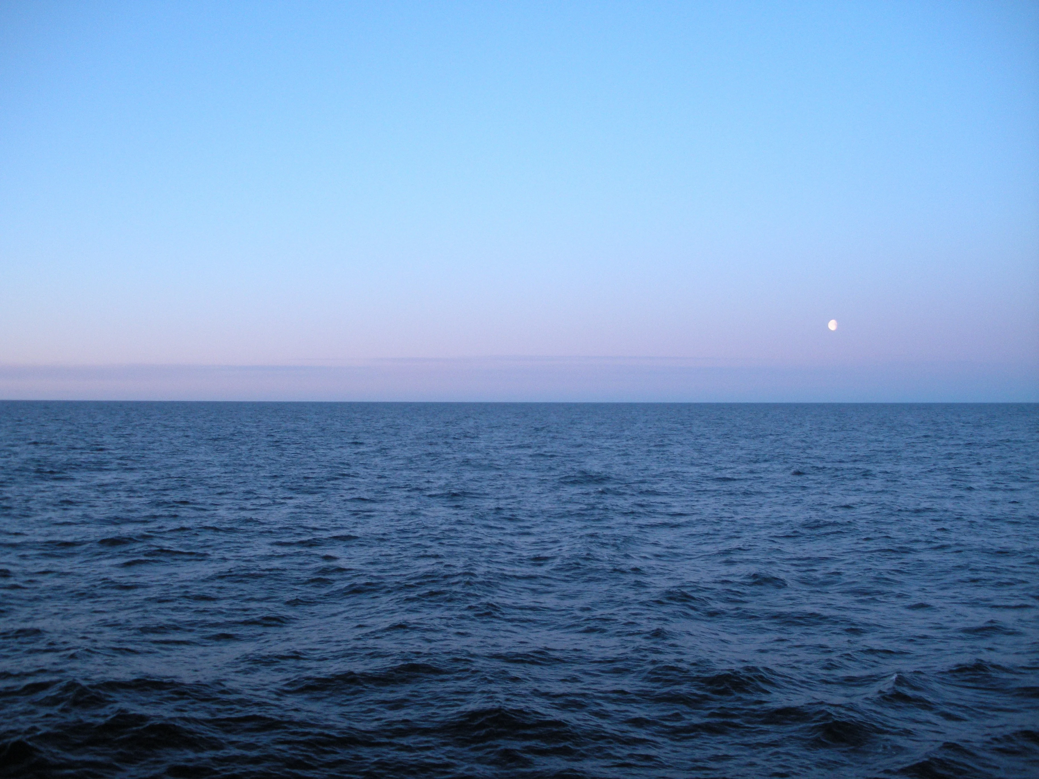 Quiet moonrise at sea