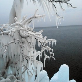 Ice structure of Lake Baikal