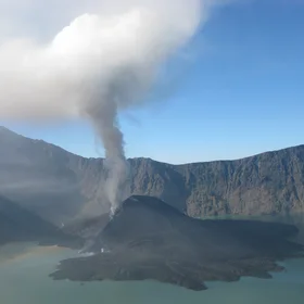 Rinjani eruption