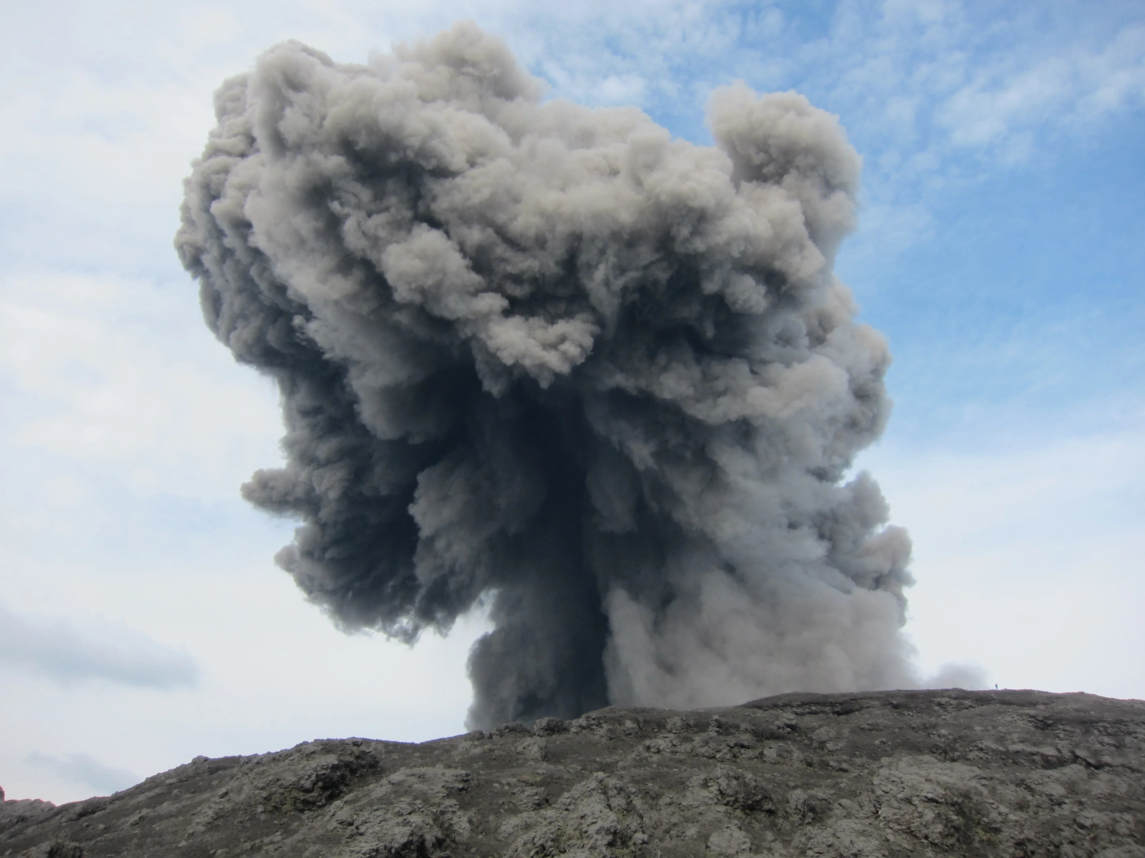 Eruption of Suwanosejima volcano, Japan