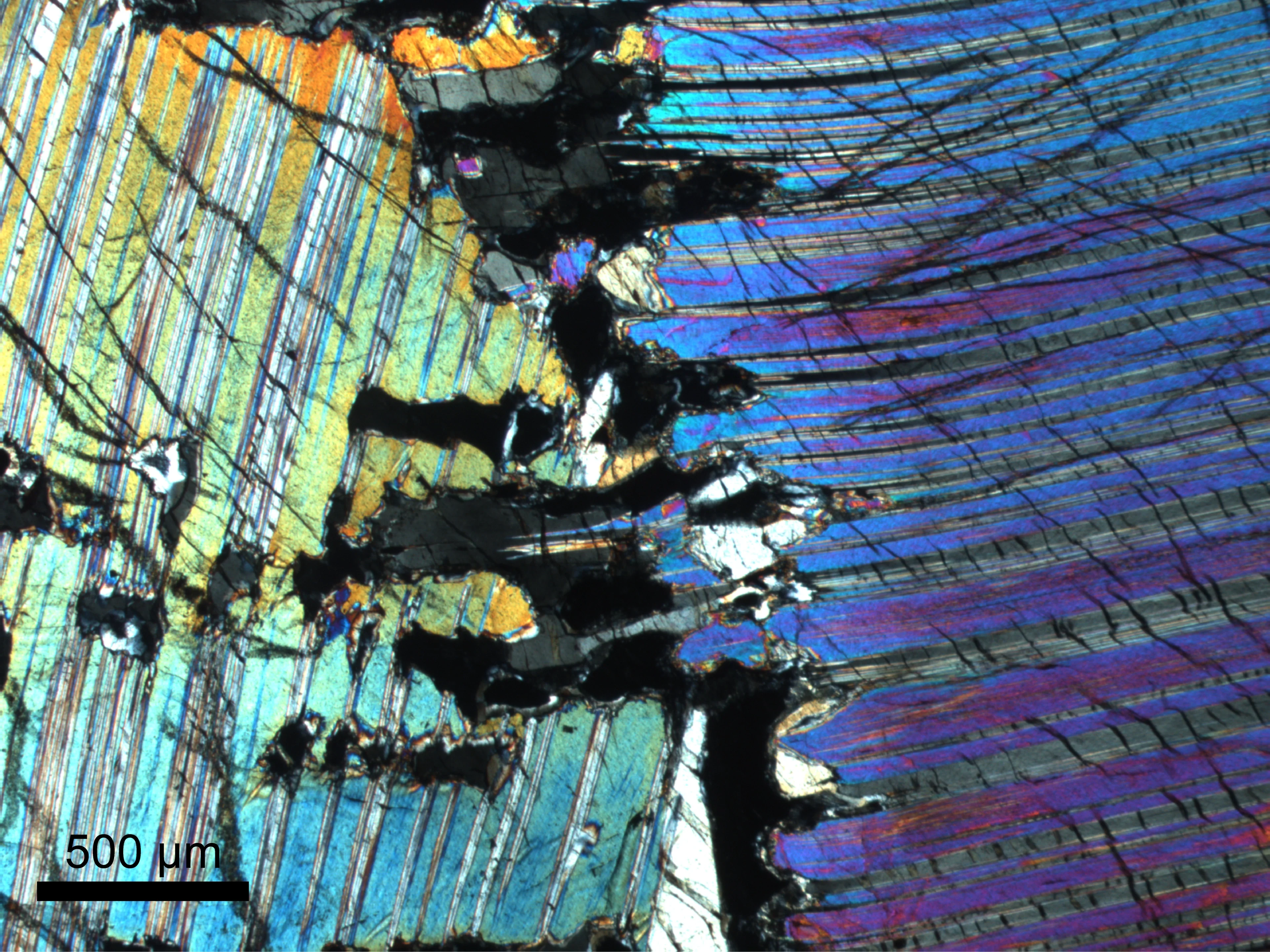 Fingers of garnets