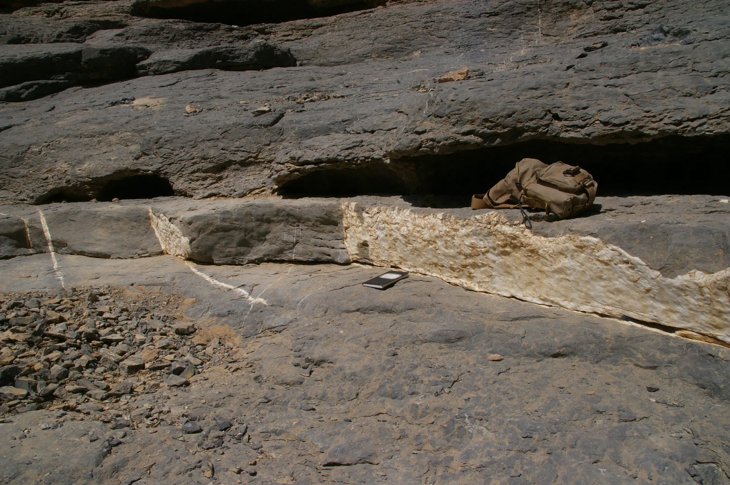 3D outcrop of fibrous quartz-calcite veins