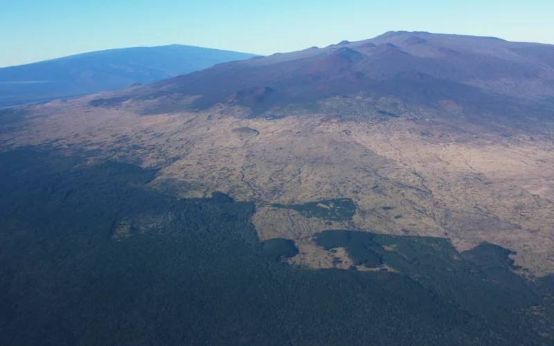 Mauna Kea and Mauna Loa