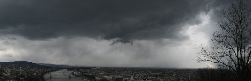 Heavy snow showers over Budapest