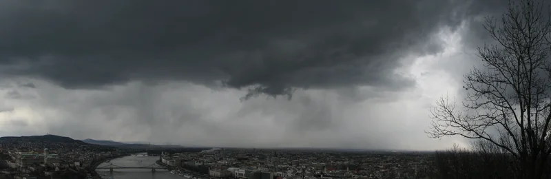 Heavy snow showers over Budapest