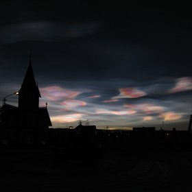 Nacreous clouds in Husavik