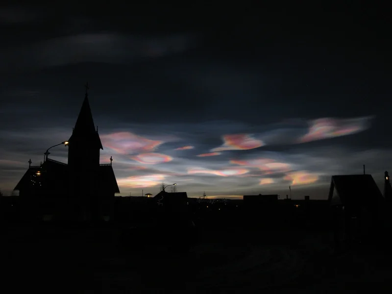 Nacreous clouds in Husavik