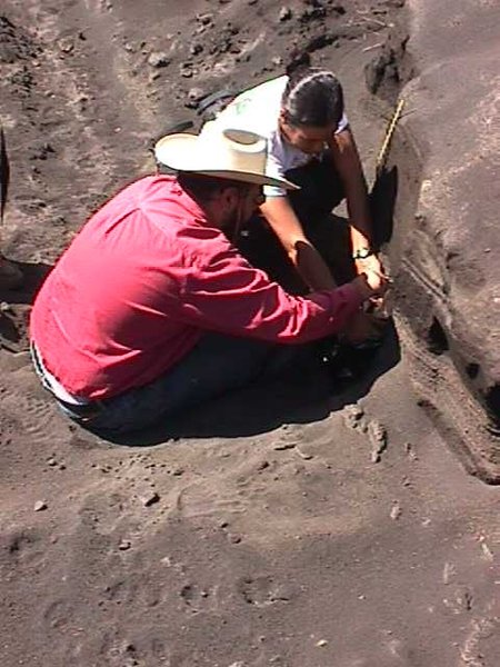 Antonio and Nancy describing a volcanic soil (Mexico)