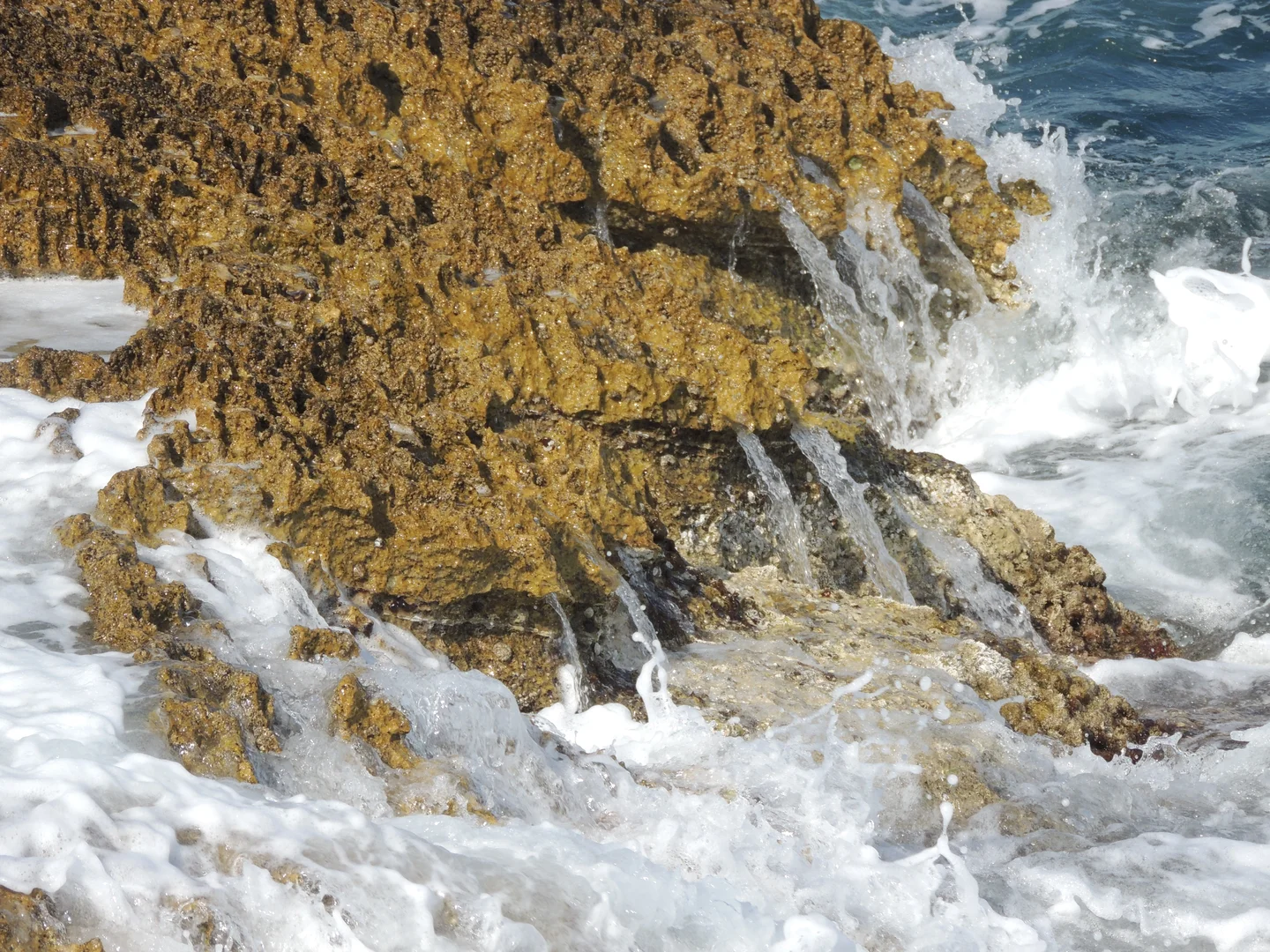 Carving waves