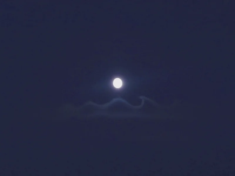 Wavy clouds at night
