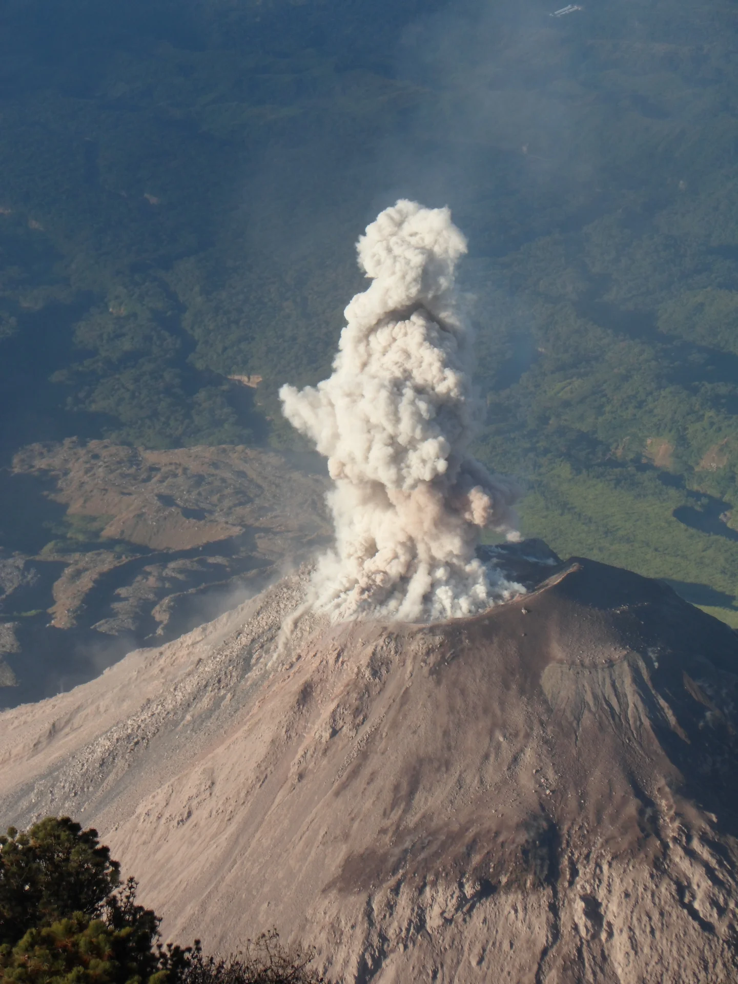 Vulcanian Eruption of Santiaguito, Guatemala (2)