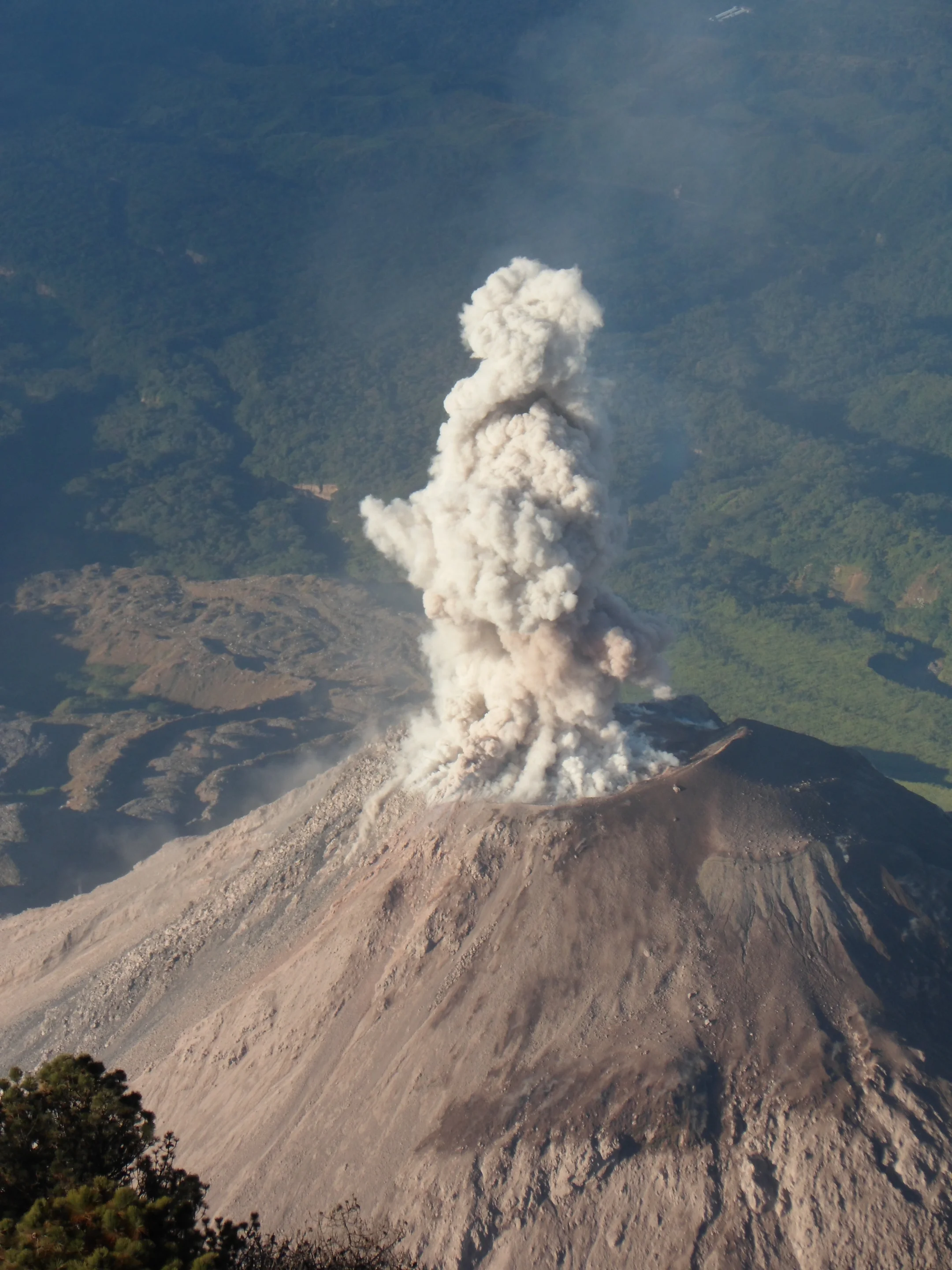 Vulcanian Eruption of Santiaguito, Guatemala (2)