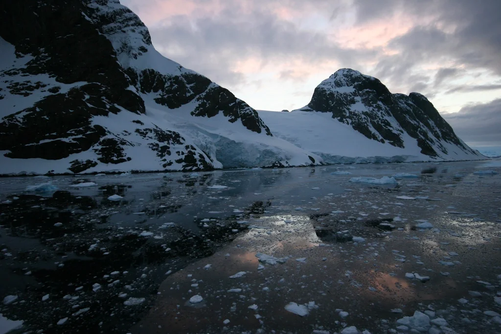 Antarctica, beautiful and still