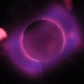 Solar corona and Polar cusp on the Planeterrella
