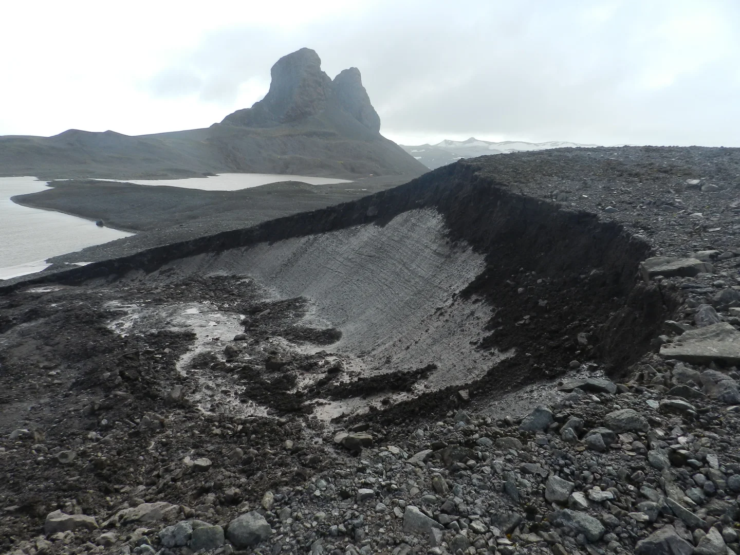 Slump-permafrost, Potter Peninsula, Antarctica