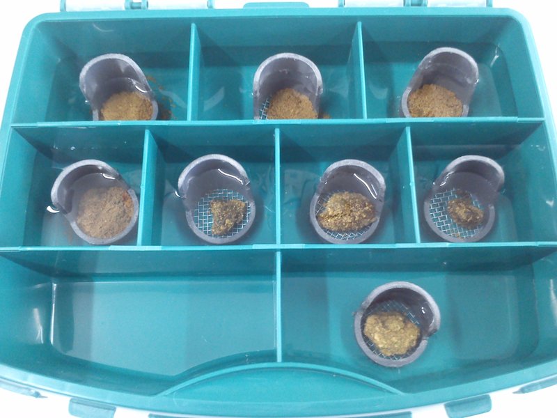 Set of hand-made micro-sieves for testing soil stability to slaking