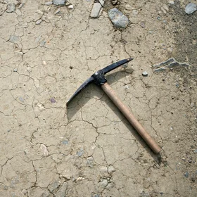 Sealed surface in an unpaved road