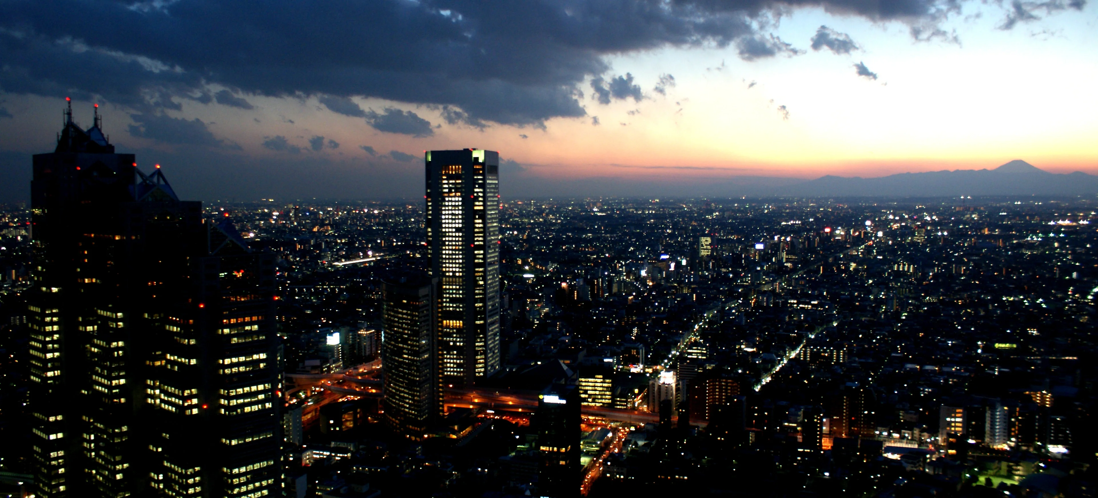Mount Fuji sunset (as seen from Tokyo Government building, Shinjuku)