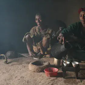 Welcoming coffee ceremony in Wanzaye (Ethiopia)