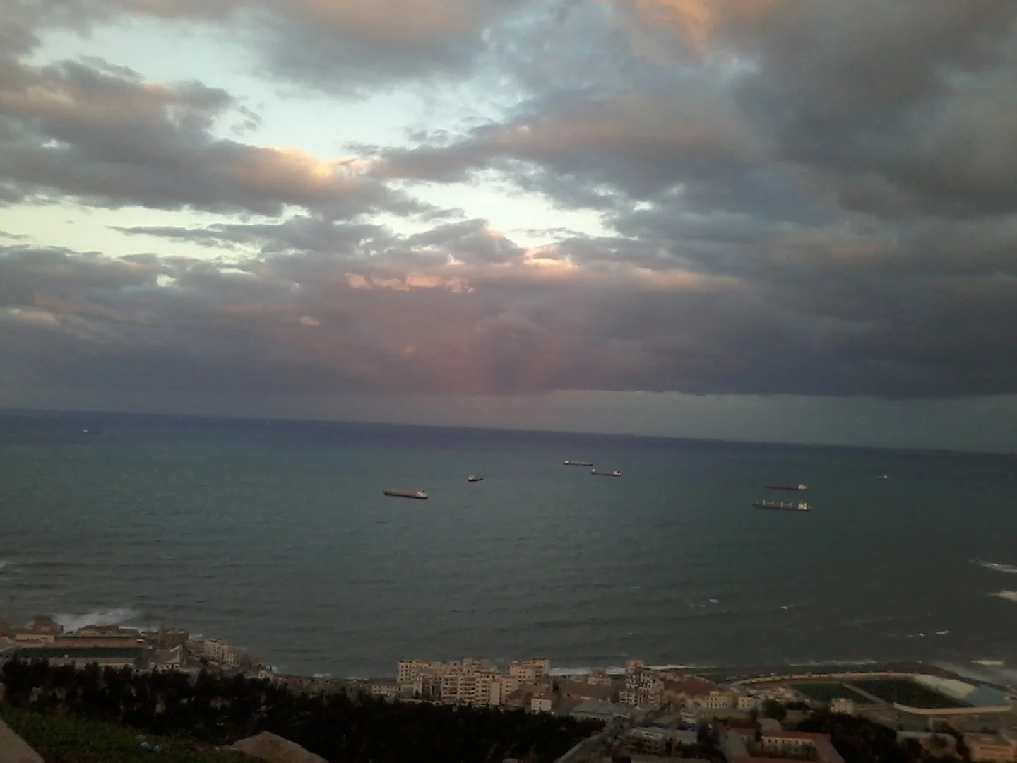 Anticrepuscular rays seen from Bouzaréah, Algiers