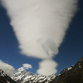 Foehn clouds over Aoraki/Mt.Cook