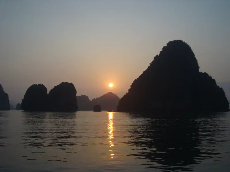  Hạ Long Bay at sunset