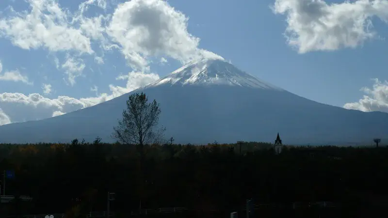 Mt. Fuji ...blowing steam on a crispy morning