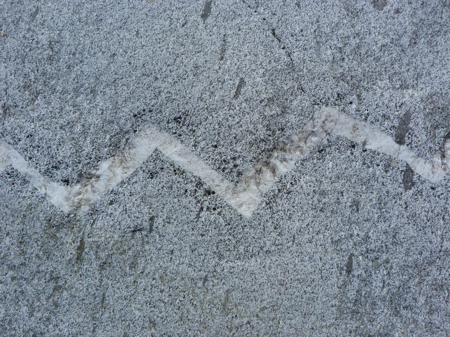 ZigZag Crack