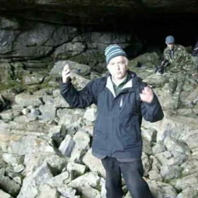 entrance to Azas cave