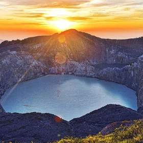 A Kelimutu Sunrise