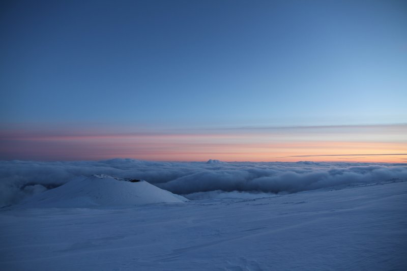 When the sea of clouds meets the sea ice at sunset