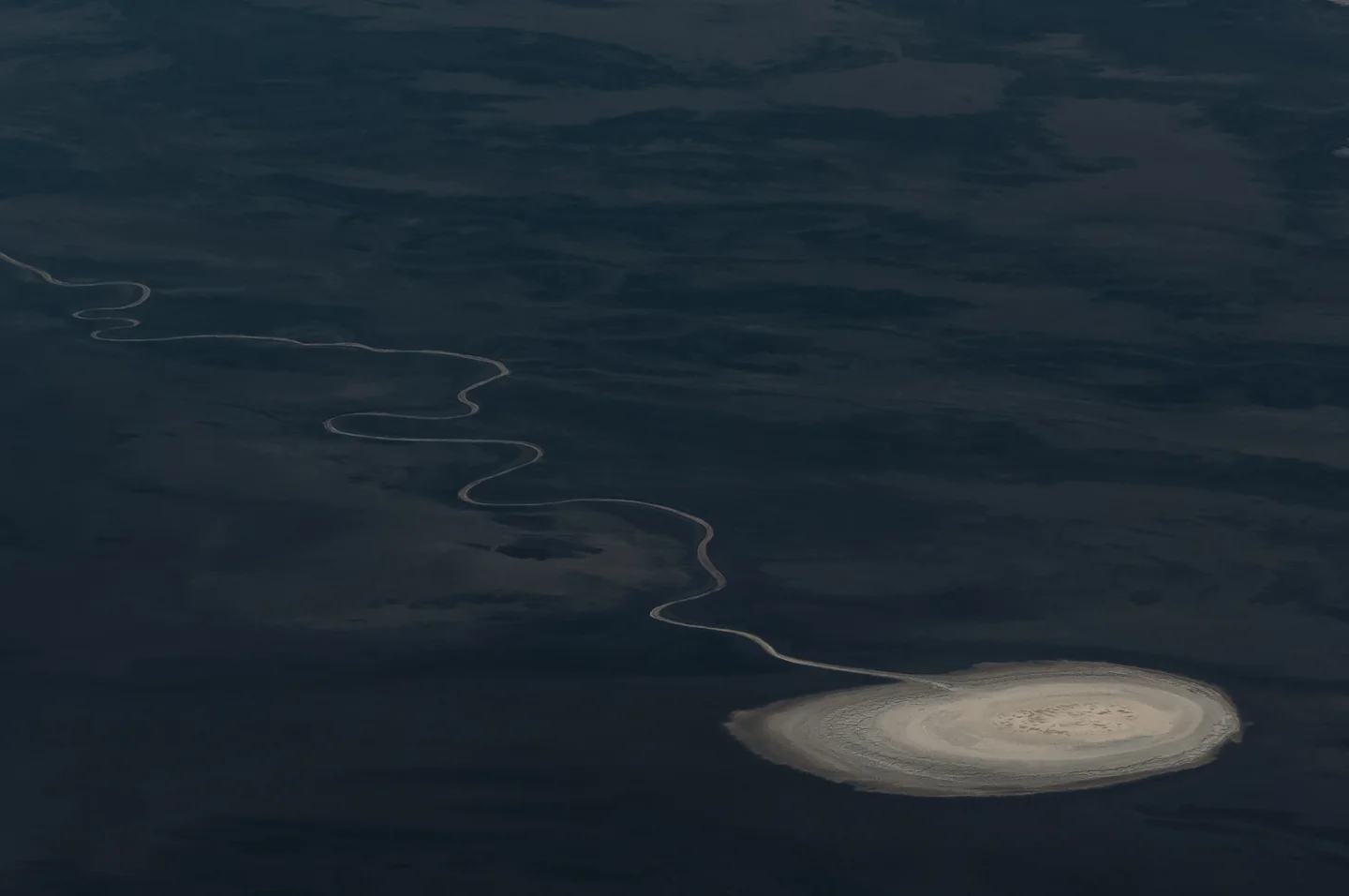 Salty water trace in Badwater Basin