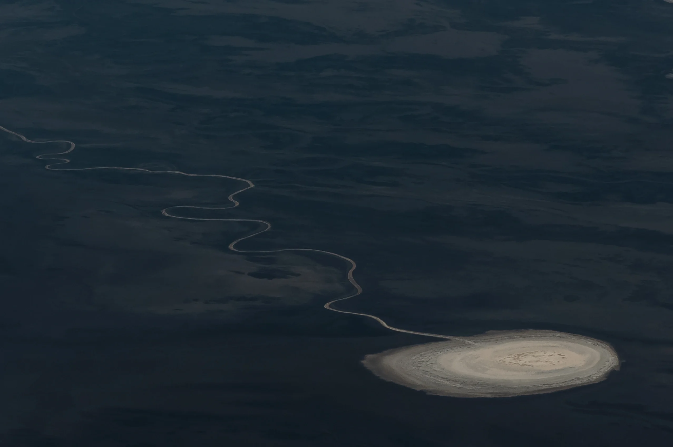 Salty water trace in Badwater Basin