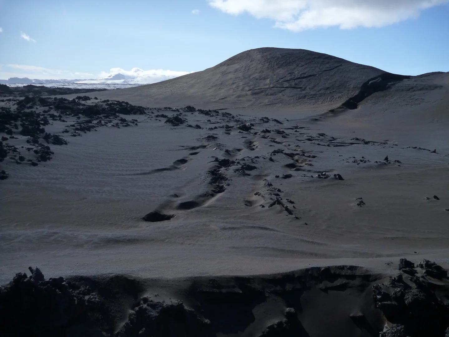 Fractures in the sand
