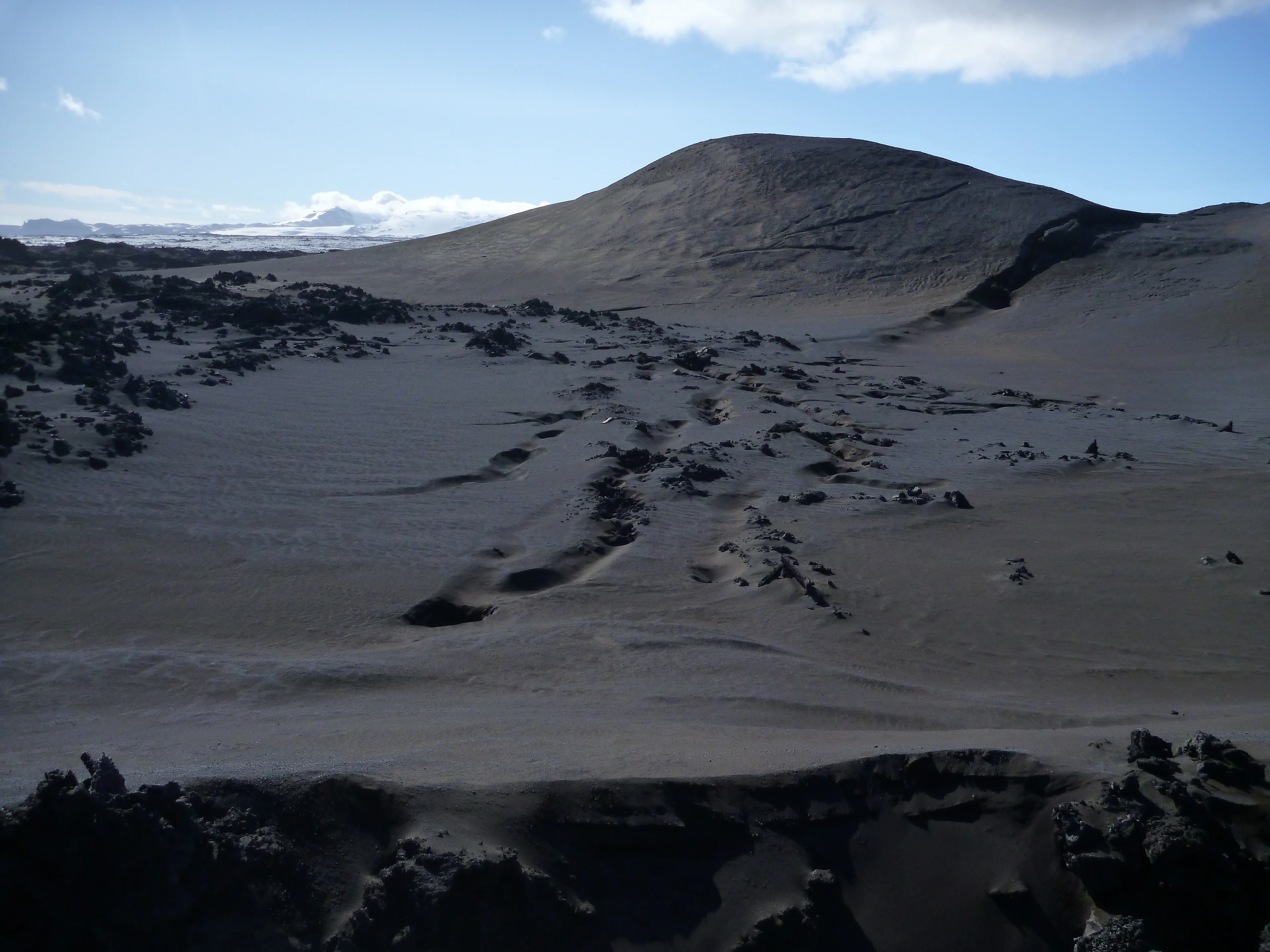 Fractures in the sand