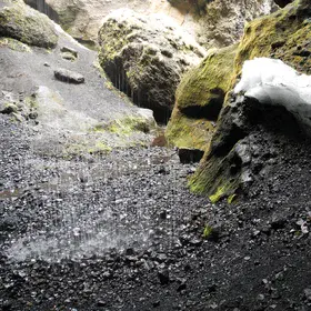The fight of water and ice