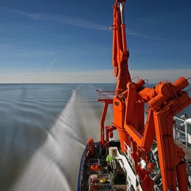 Kielwasser / Wake behind FS Heincke