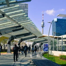EGU17 - Walkway to Entrance