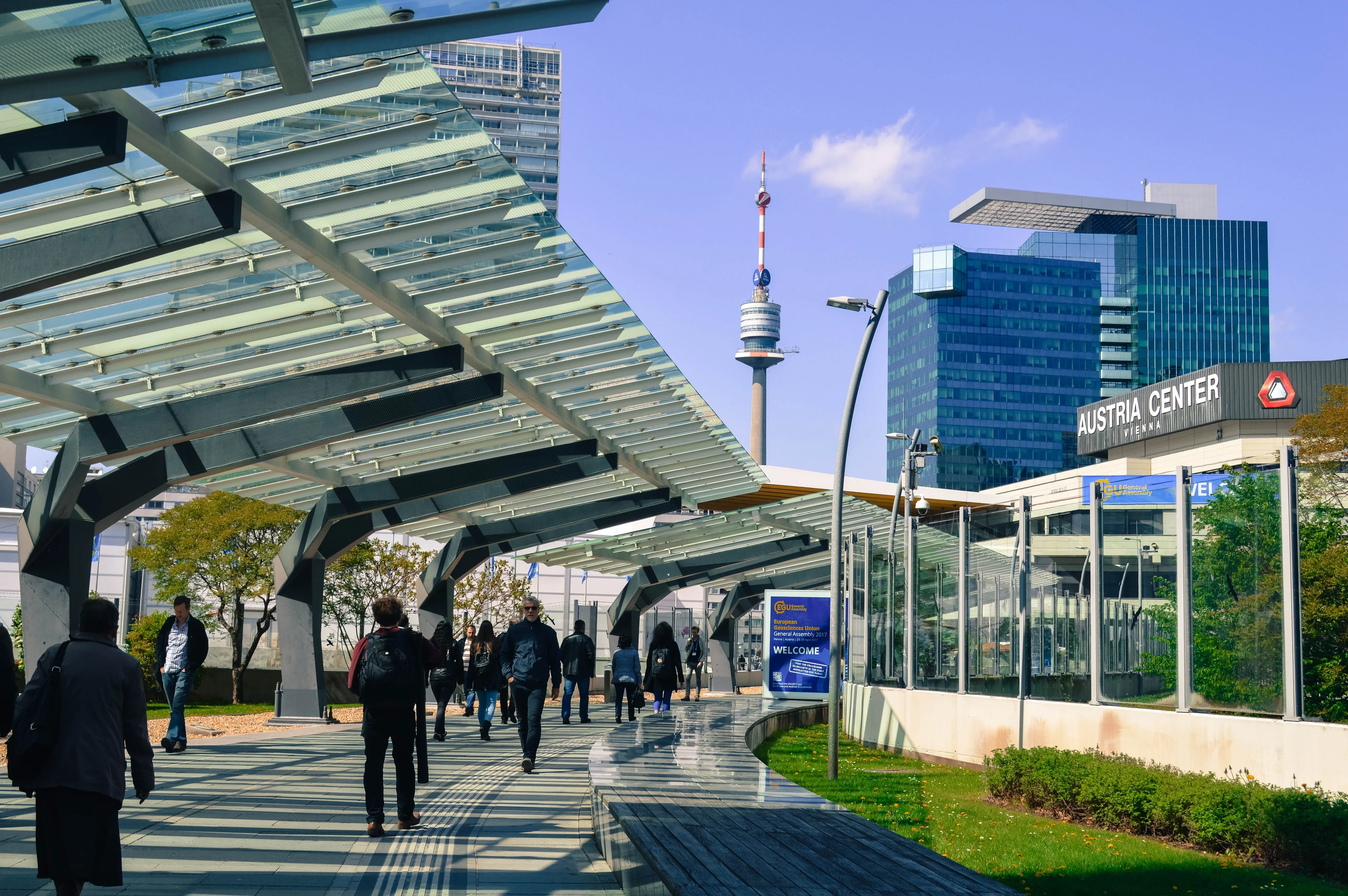EGU17 - Walkway to Entrance
