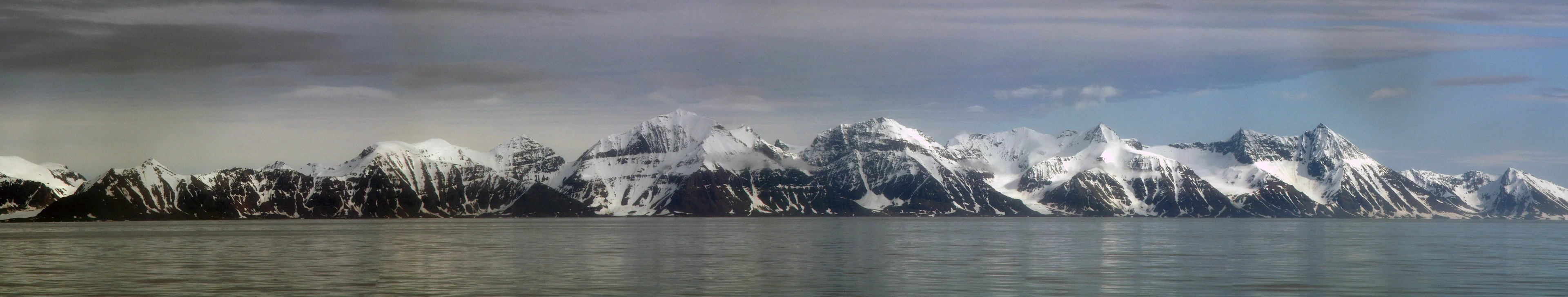 Silent frozen arctic land