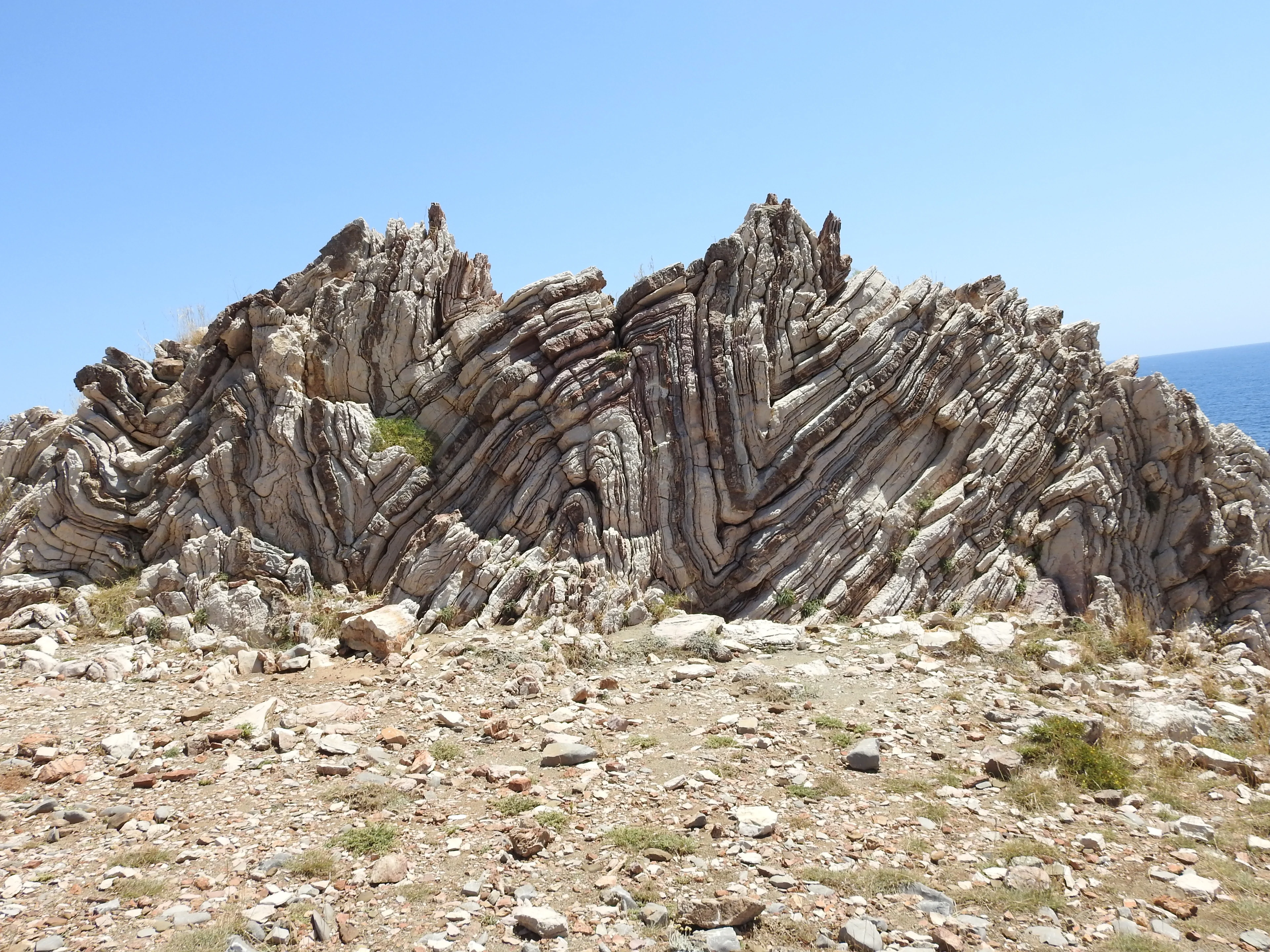 Crete: Diplono Petris (Διπλόνο Πέτρις)