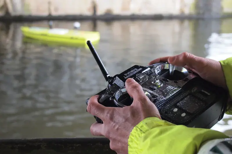 Measuring river discharge with unmanned boat and ADCP